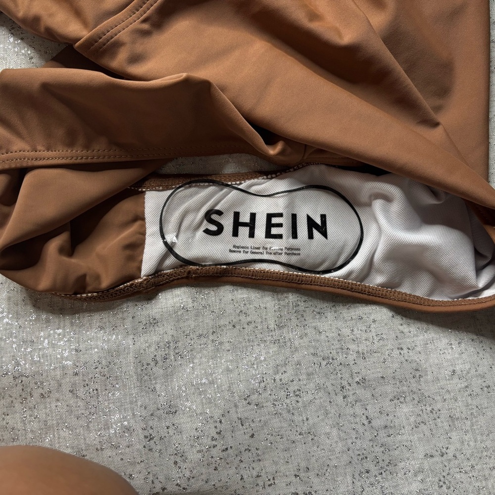 SHEIN Swimwear Set - Picture 3 of 4
